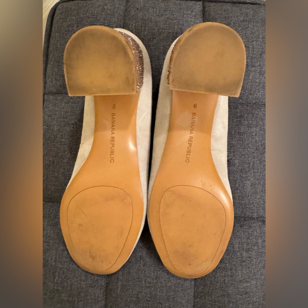Banana Republic Beige Block Glittered Heel Suede Shoes size 9 - Picture 6 of 7